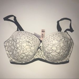 Victoria’s Secret Lace Bra 32DDD